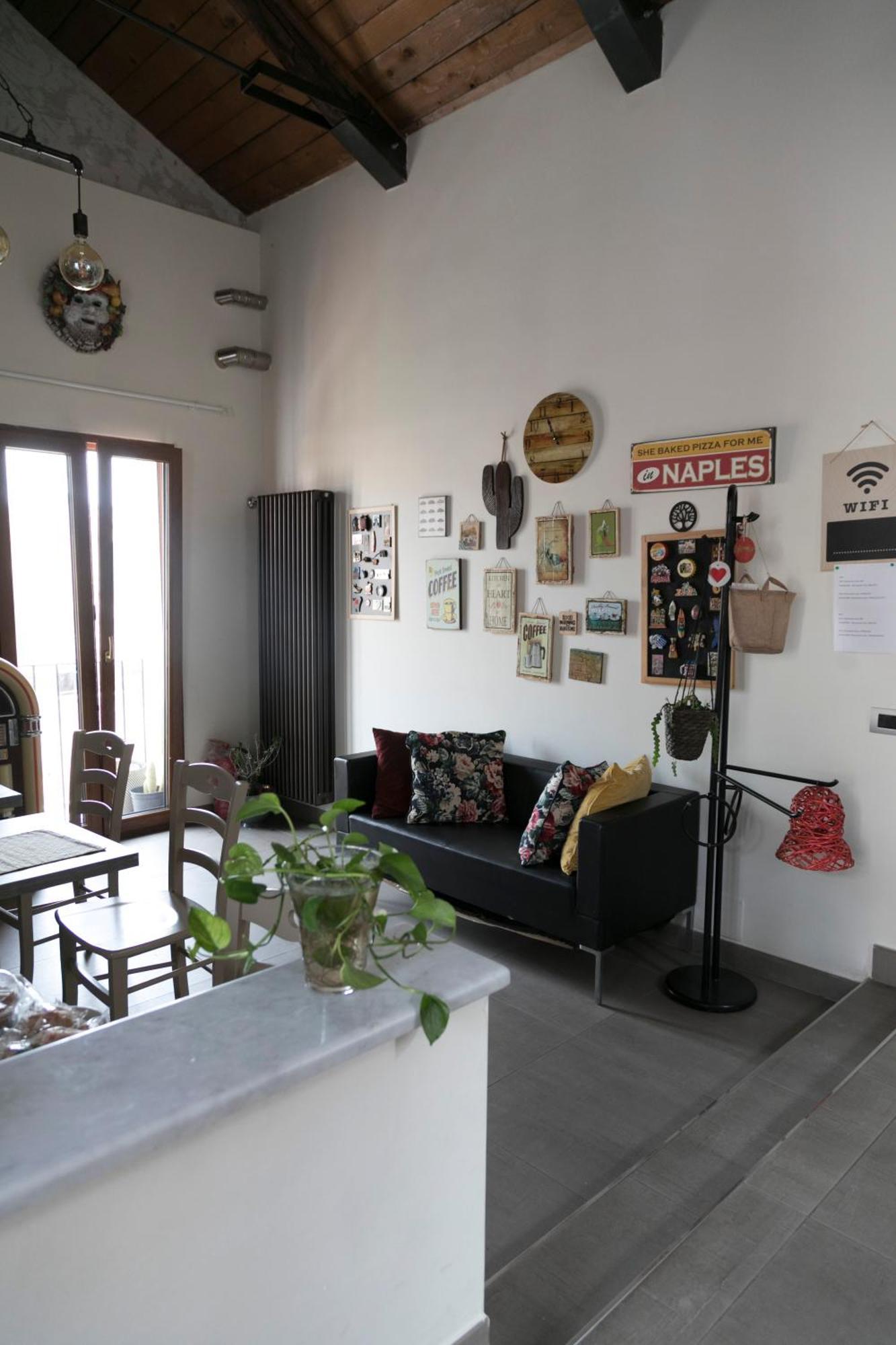 Mansarda Valu Naples